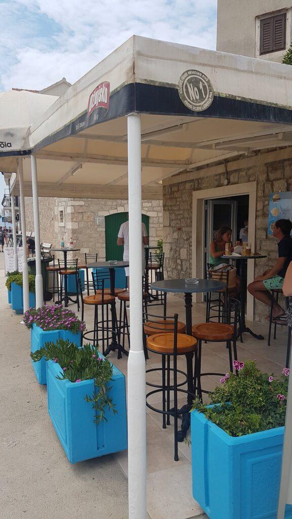 Arguola sandwich bar