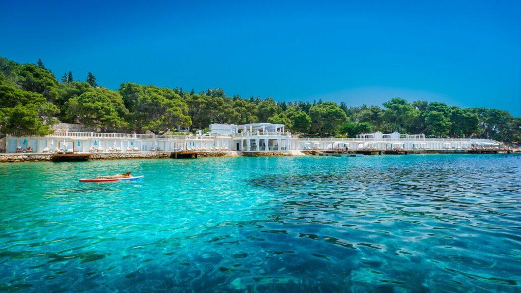 beach-club-hvar-1
