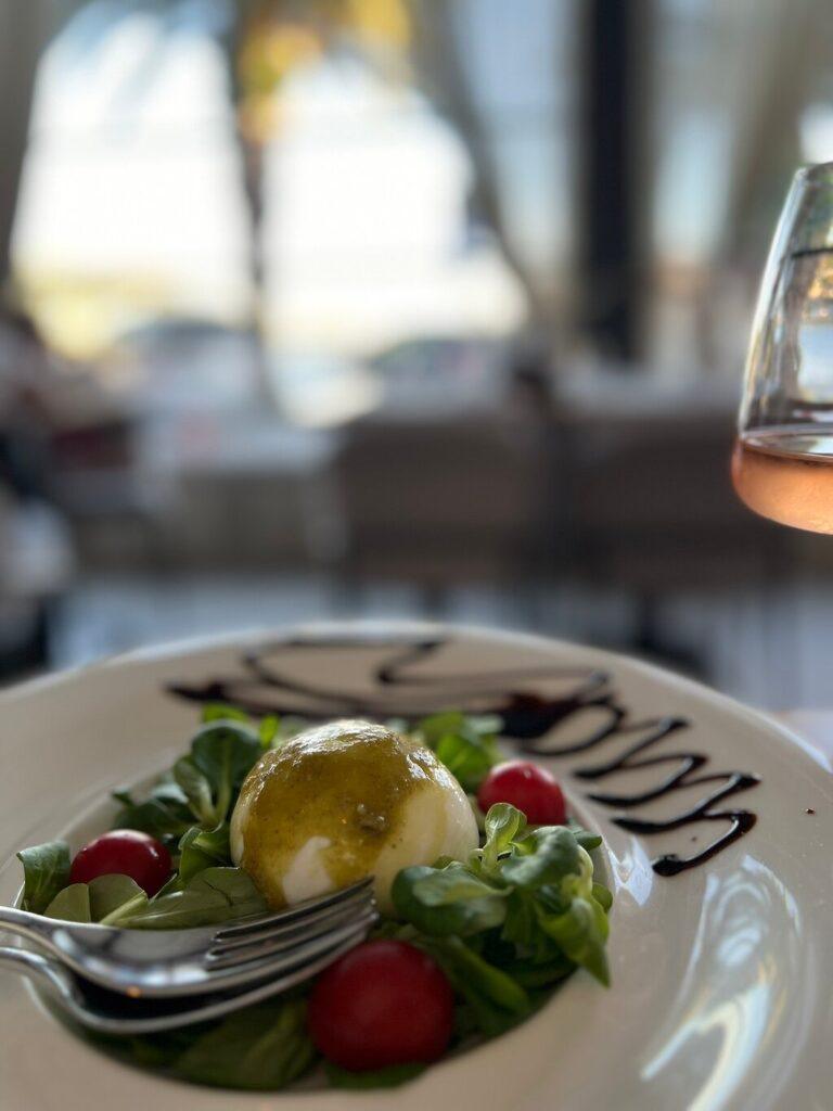 Charlie’s Restaurant