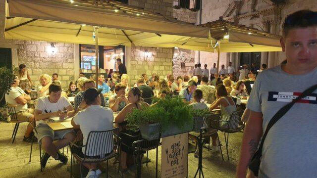 Cocopazzo  Restaurant