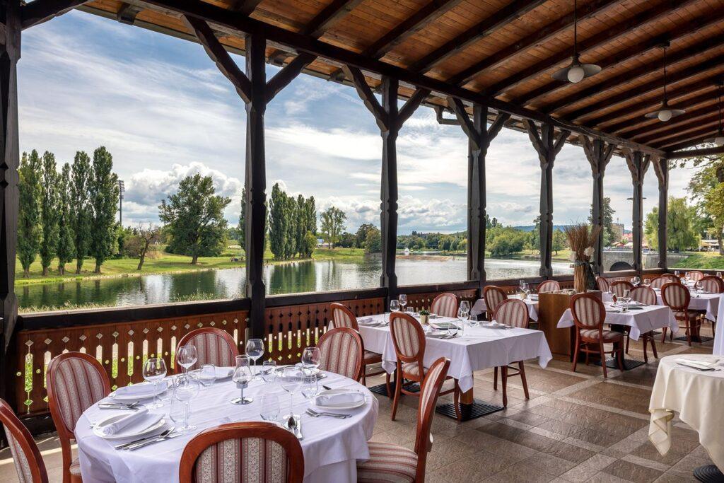 Dobra – Hotel Korana Srakovcic