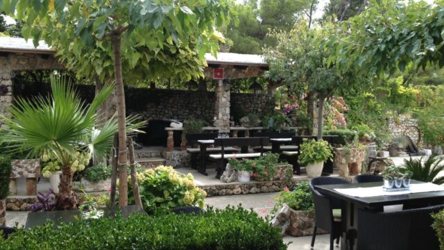 mali-raj-restaurant-1