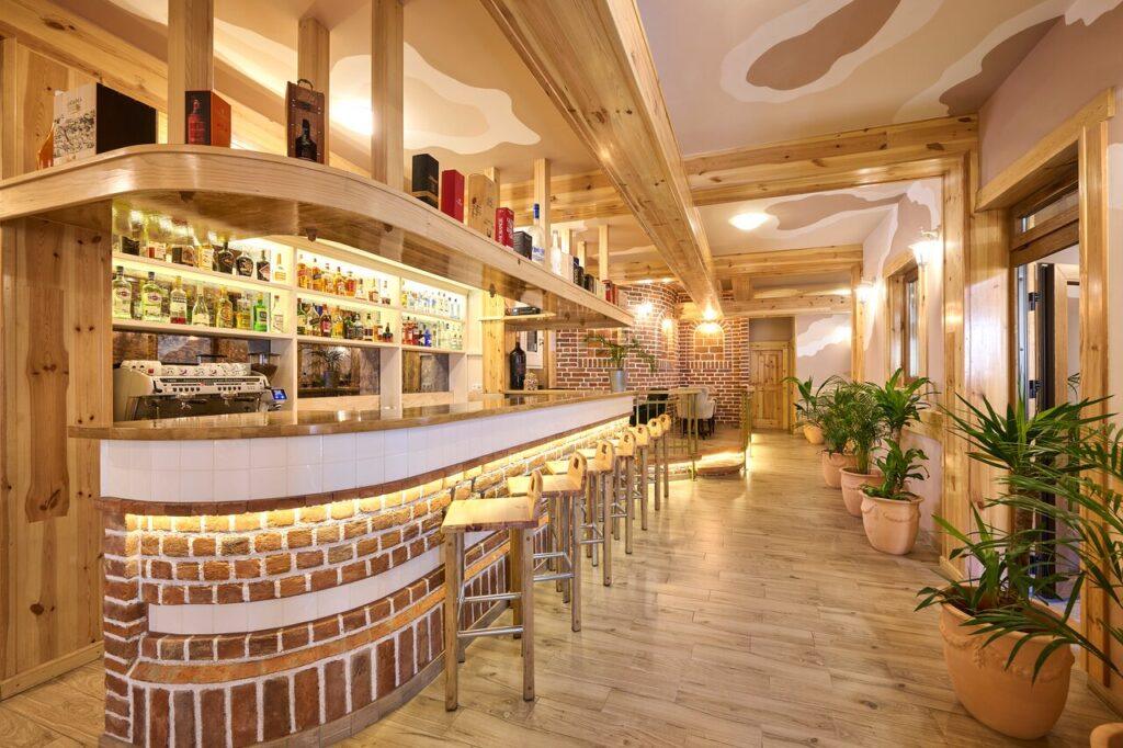 Restaurant & Pizzeria  Kadoor