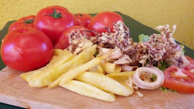 calamari-with-fries