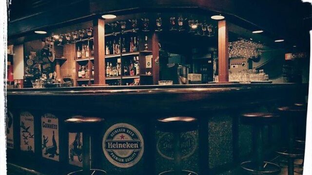 Single Category 8 English Pub Porec