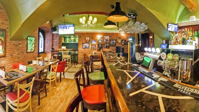 Single Category 6 Irish Pub Karaka