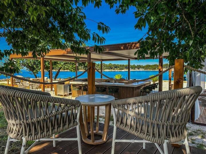 Jardin Garden And Bar