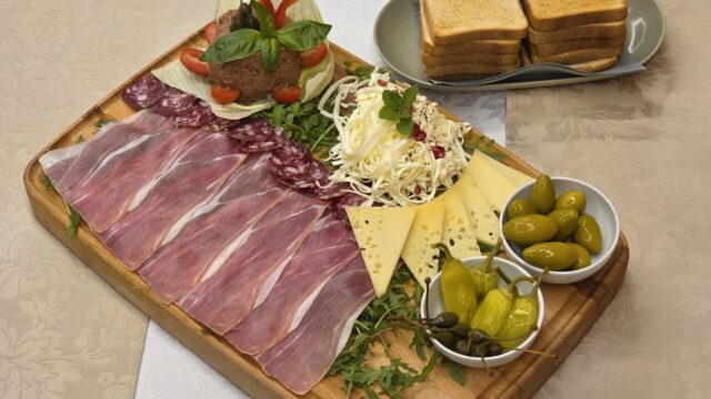 Madonca Rooms & Restaurant