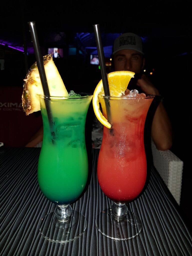 Maximal Cocktail Lounge Bar