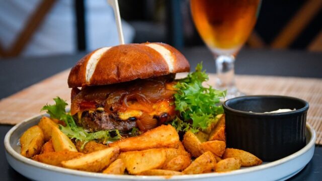 Single Location 7 Narrow Streat Street food bar