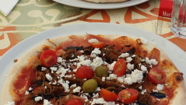 pizza-greek-und-pizza-1