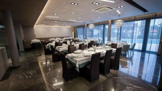 Single Location 7 restaurant-arupinum