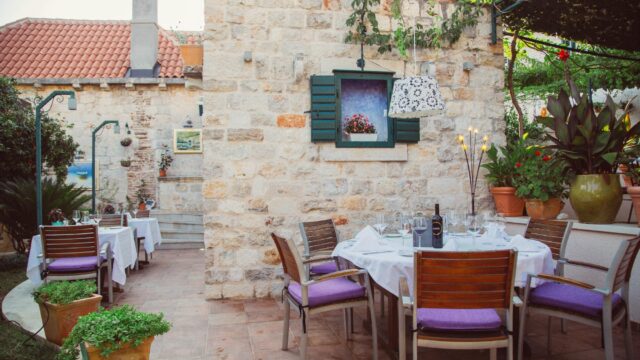 Restaurants in Hvar 3 Restaurant Park Hvar