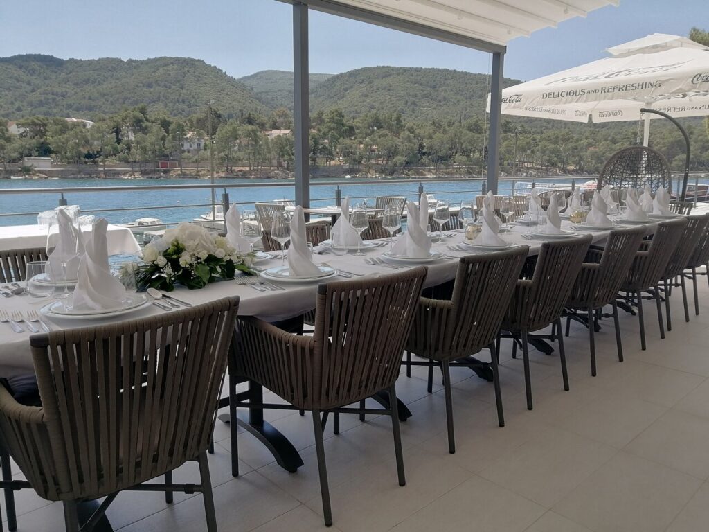 Triton Restaurant & Lounge Bar