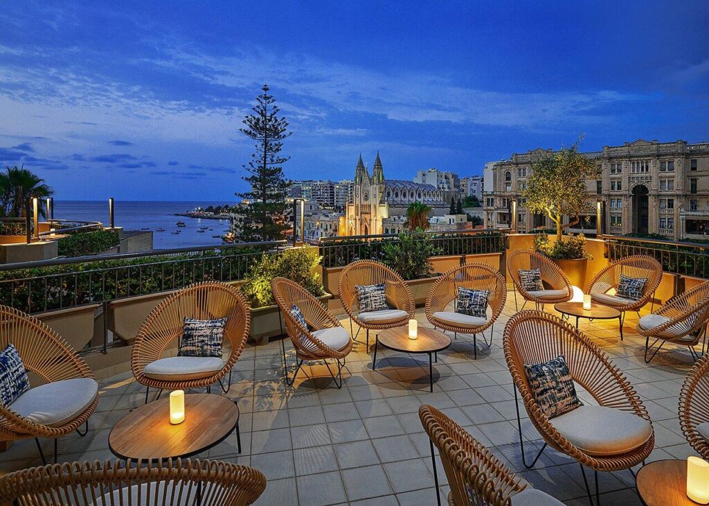 Atrio Lobby Bar and Restaurant
