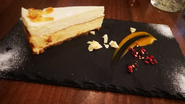 De Mar lounge & cuisine
