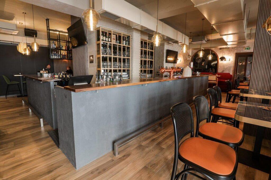 Merlon Bar & Restaurant
